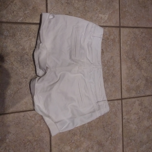 White shorts - Picture 2 of 2